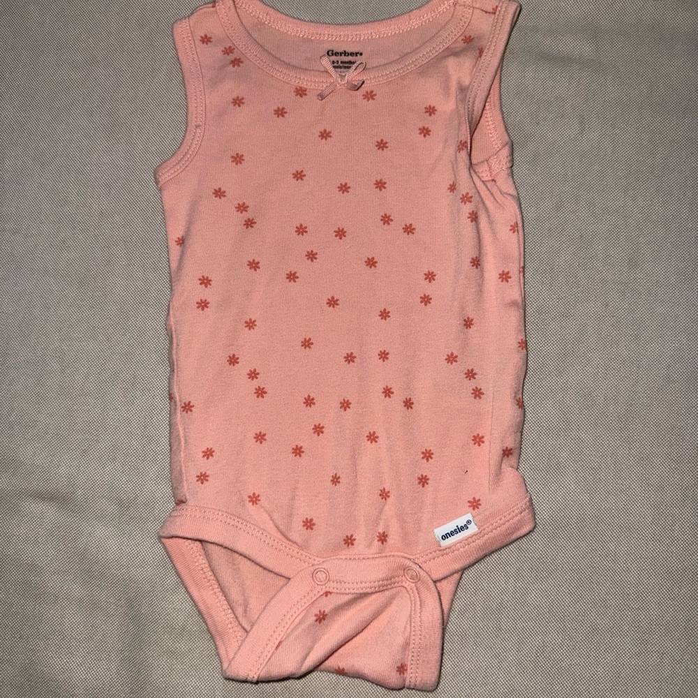 Gerber Peach Onesie with‎ Star Pattern